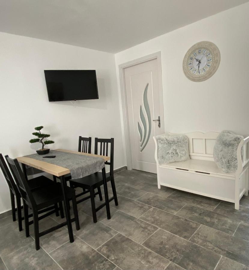 Four Rooms Curtea de Argeş Εξωτερικό φωτογραφία